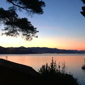 Portofino Seaview Apartment, 50 Meters From The Beach, Free Parking, Air Conditioning Casa vacanze